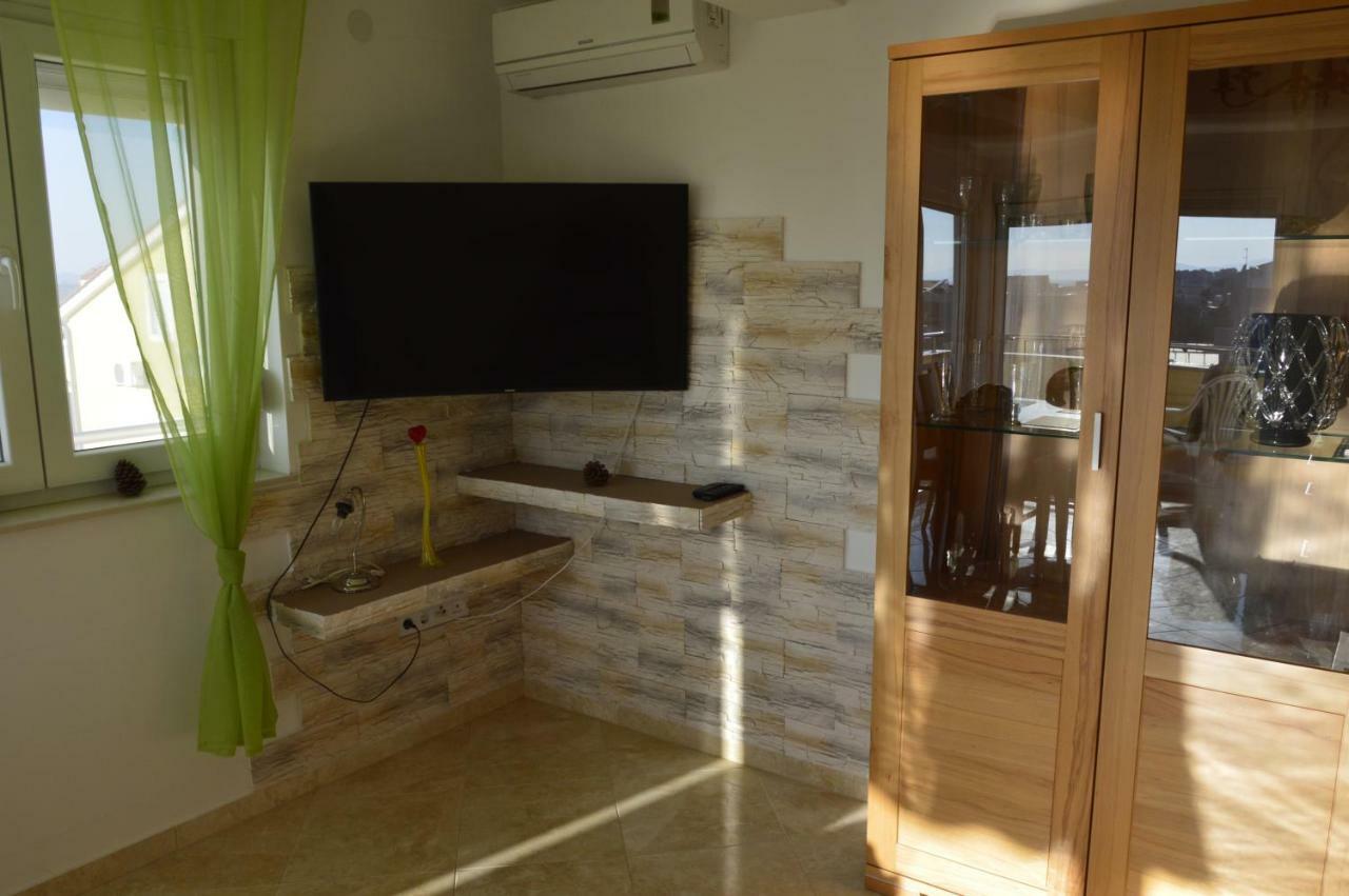 Apartament M & E โวดีเซ ภายนอก รูปภาพ